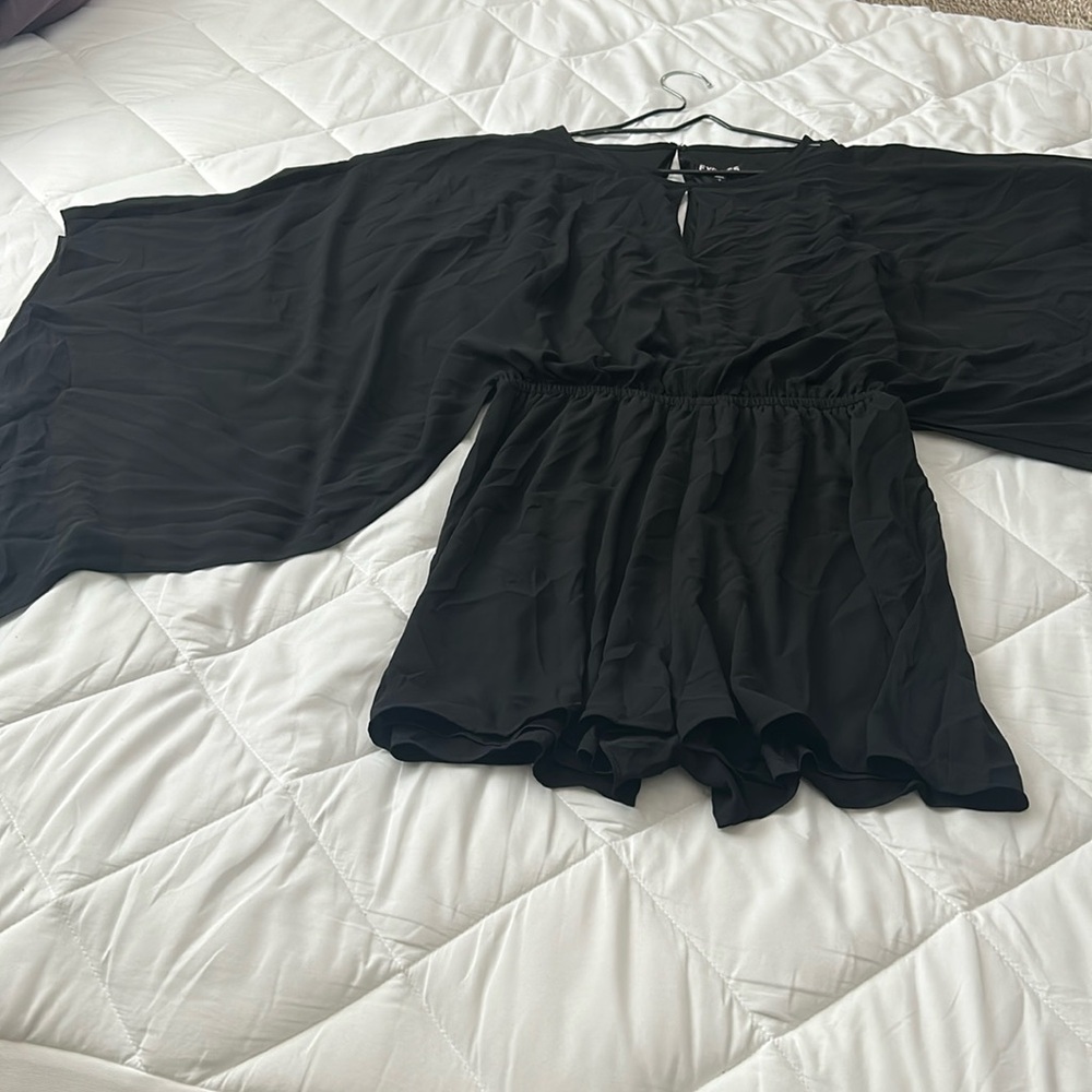 Express Women’s Short Jumper S/P black Fully lined Elastic Waist Sexy